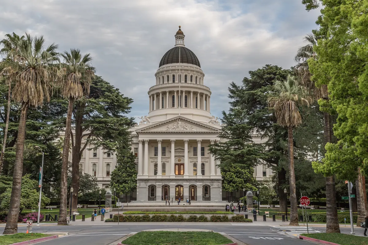 The California State Capitol in Sacramento seen from Capitol Mall